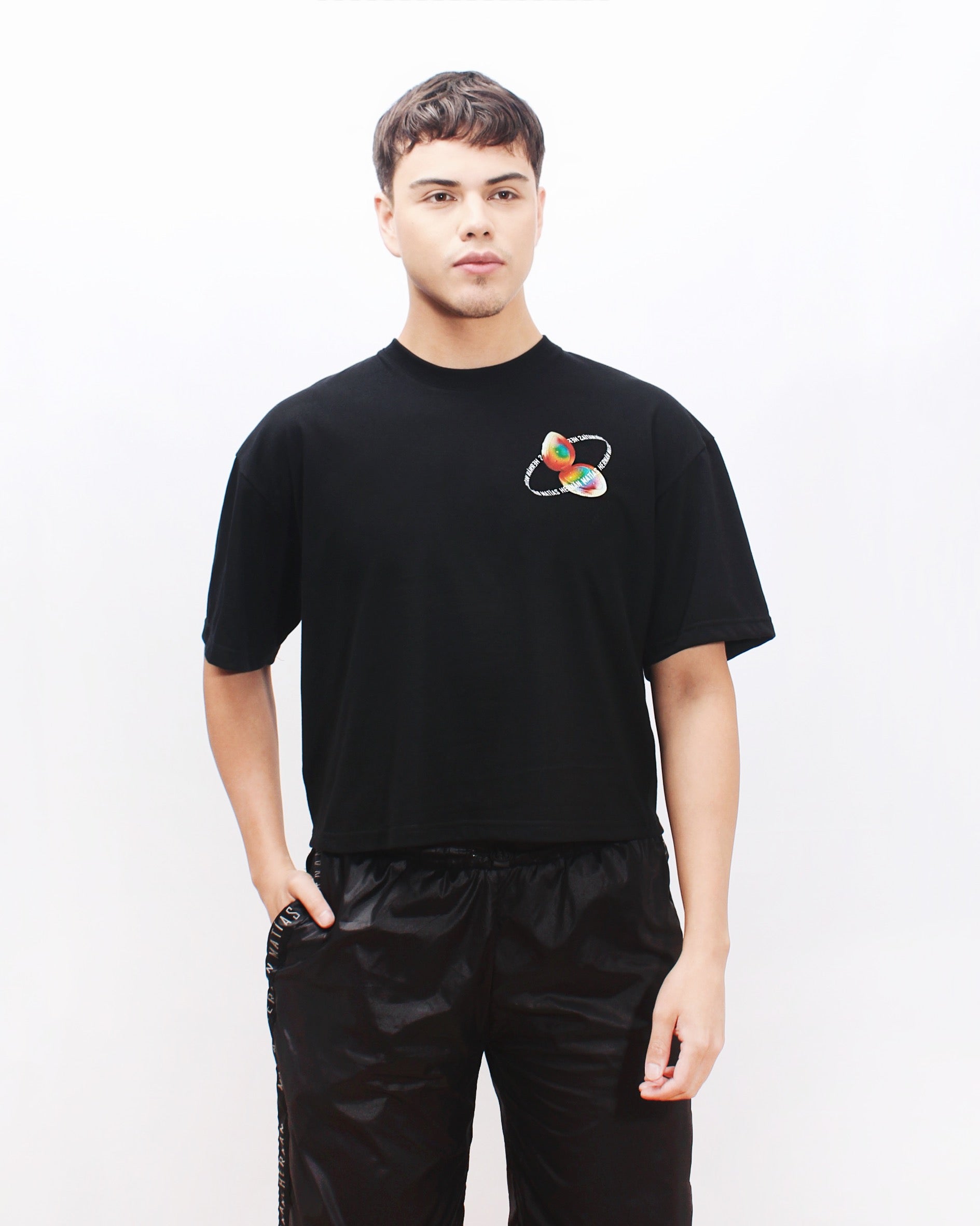 Polera Boxyfit Negra Frutillita